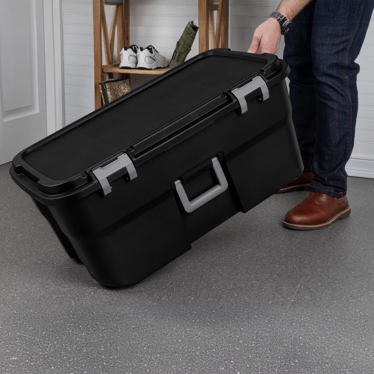Black 22 Gal Lockable Storage Chest with Wheels V6643